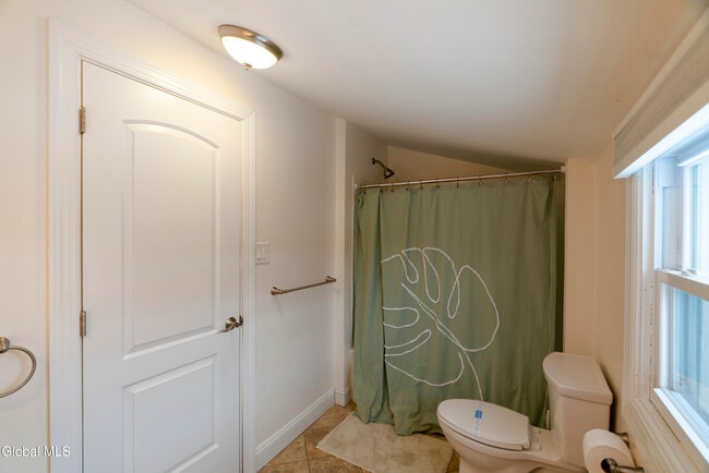 Building Photo - 288 Church St