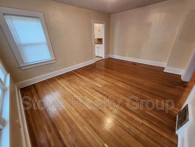 Building Photo - 125 Monterey Ave