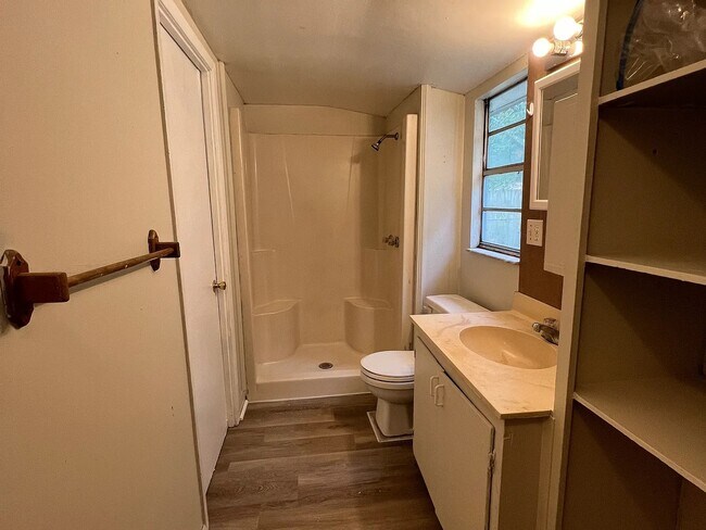 Building Photo - 4475 Vern Cove