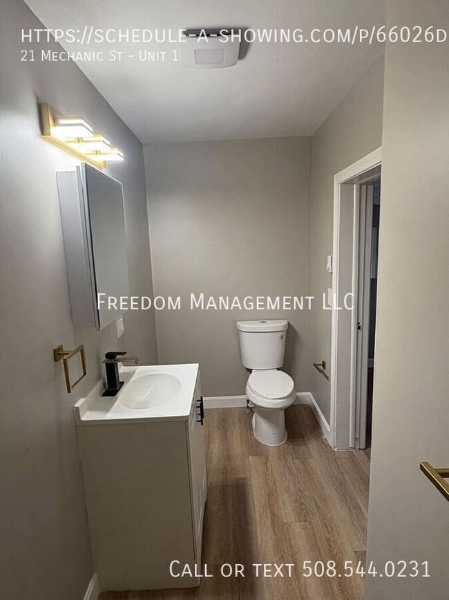 Building Photo - 21 Mechanics St