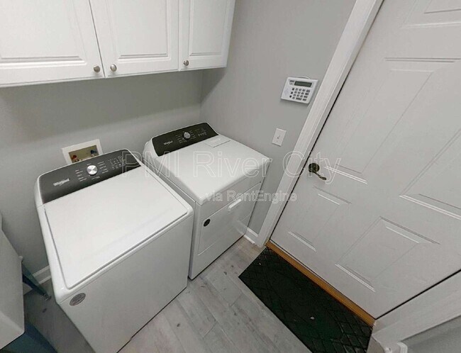 Building Photo - 1866 Sentry Oak Ct