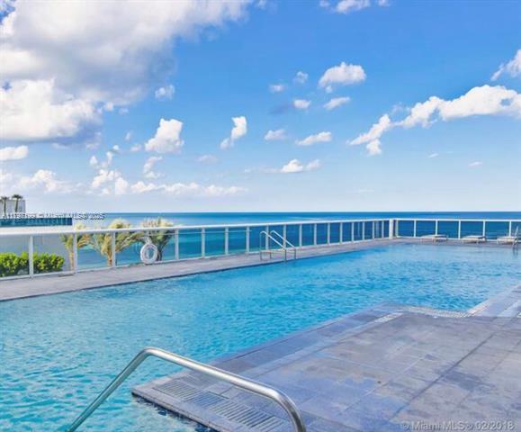 Building Photo - 16001 Collins Ave