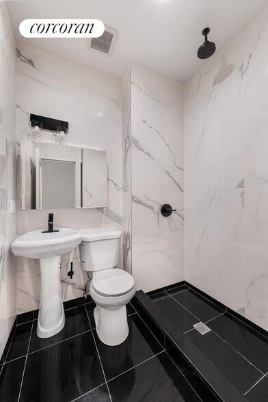 Building Photo - 124 W 25th St