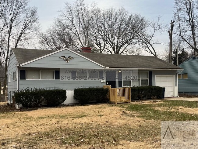 Primary Photo - Ranch Home in Ruskin, Fenced Yard, Central...