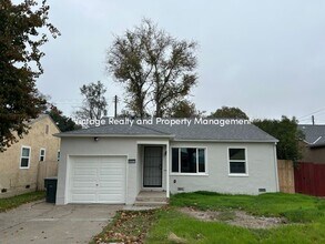 Building Photo - Just Like New Cozy 2 Bedroom Home That Is Ready to Go!!!