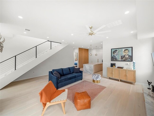 Building Photo - 2107 Brackenridge St