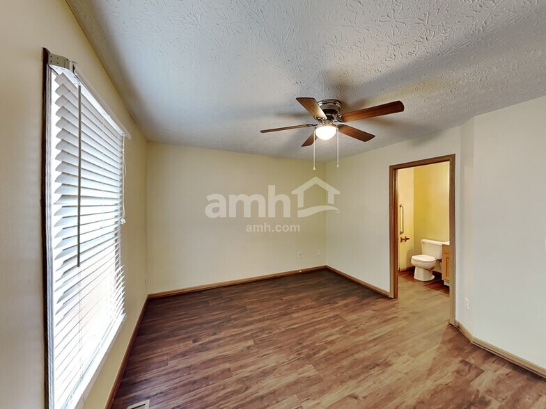 Building Photo - 7786 Waggoner Chase Blvd