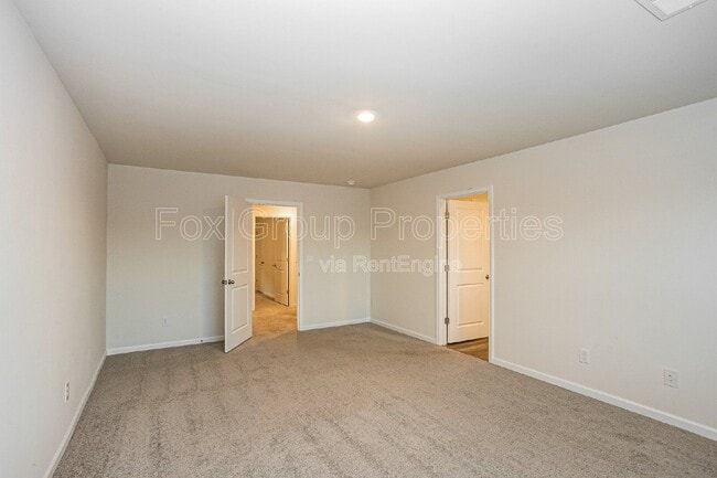 Building Photo - 173 Calvin Crk Dr