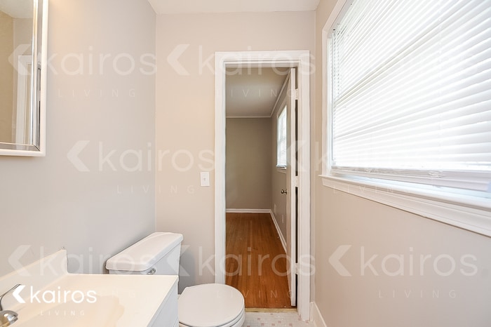 Building Photo - 313 Shoreditch Dr