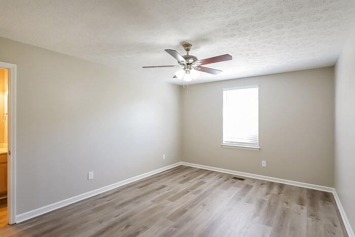 Building Photo - 105 Bradford Cir