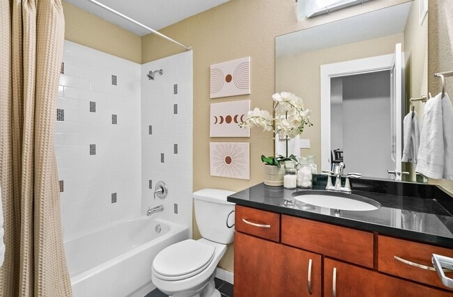 Building Photo - Completely Refreshed Two-Bedroom Condo