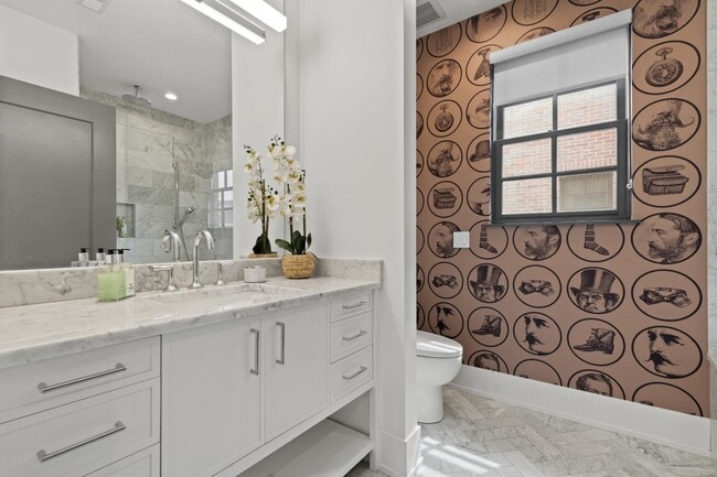 Building Photo - 932 W Eleven Mile Rd