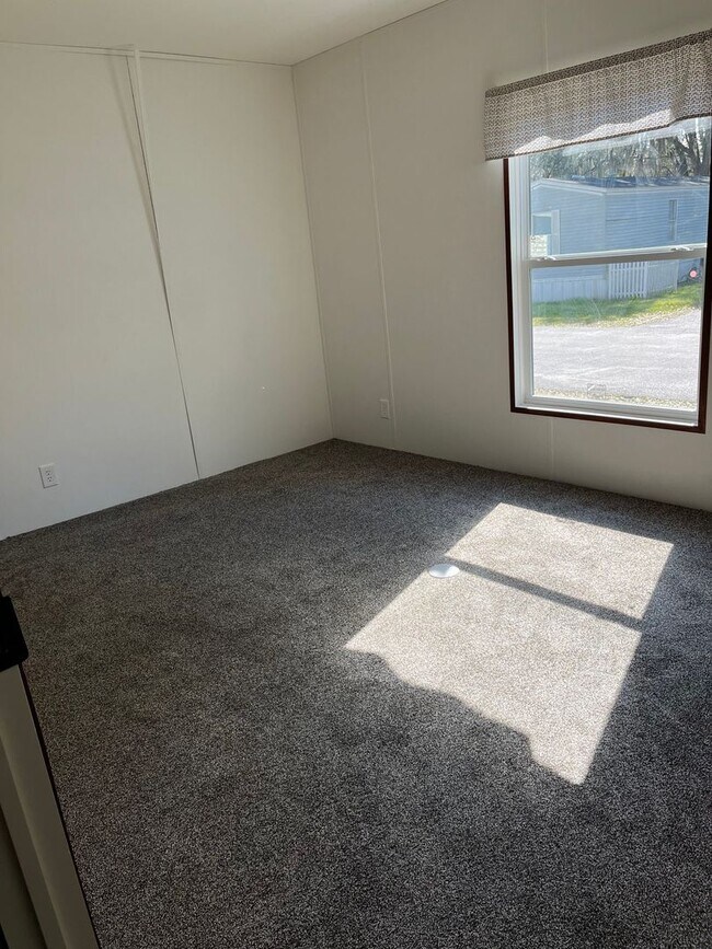 Building Photo - Tusculum Living 2