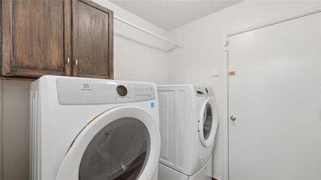 Building Photo - 11309 Autumn Ash Dr