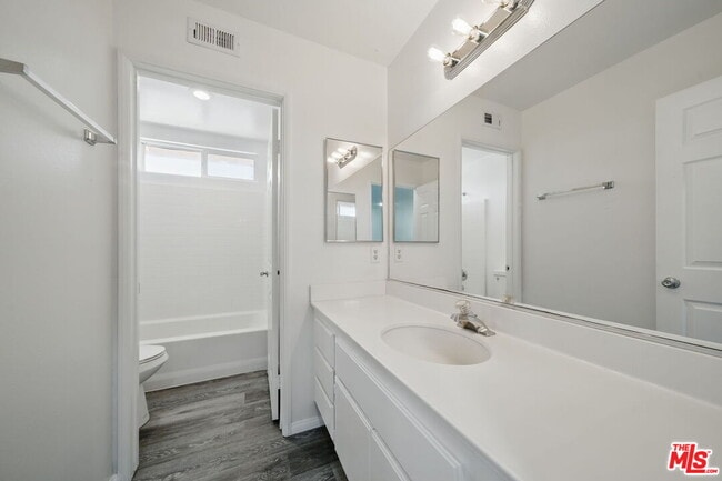 Building Photo - 3702 Las Palmas Ave