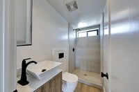 Building Photo - AMAZING NEW CONSTRUCTION UNIT NEAR DOWNTOWN