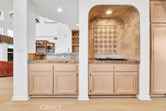 Building Photo - 21881 Via Del Lago