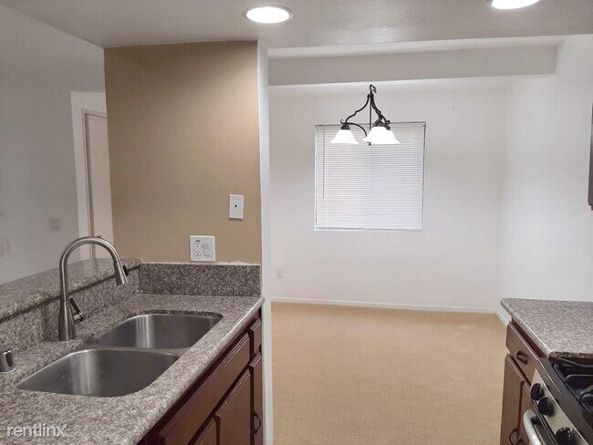 Building Photo - 9302 Twin Trails Dr