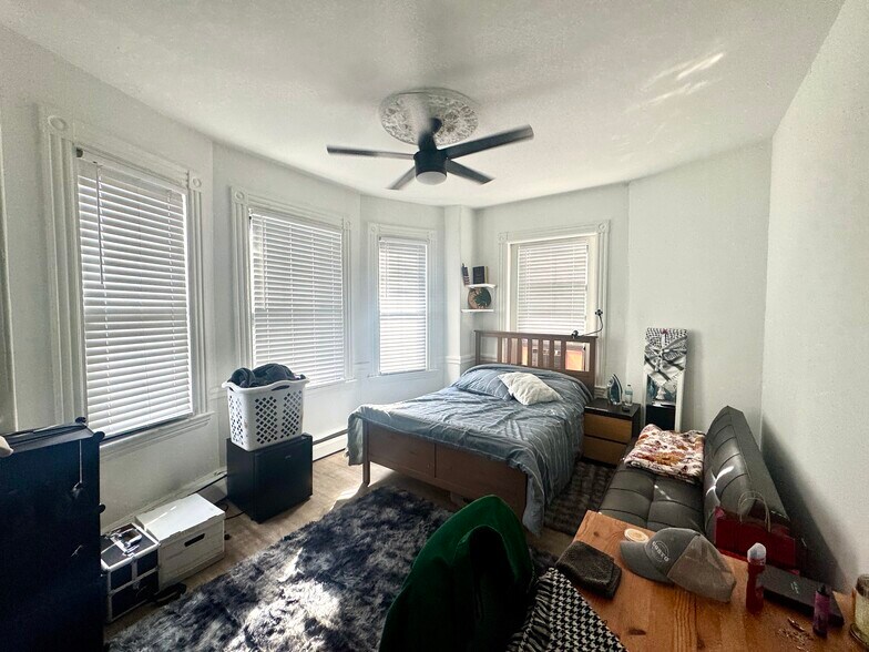 Building Photo - 1510 Tremont St