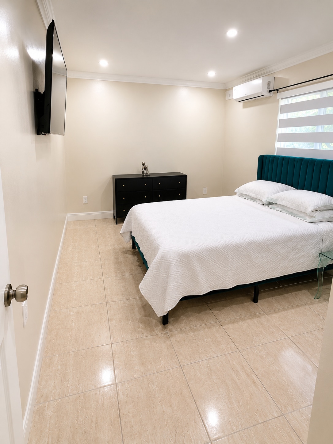 Bedroom - 13700 N Miami Ave