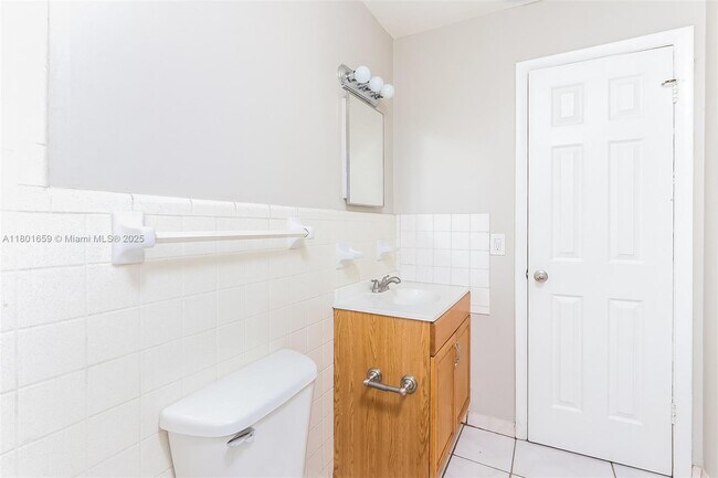 Building Photo - 4850 Andros Dr