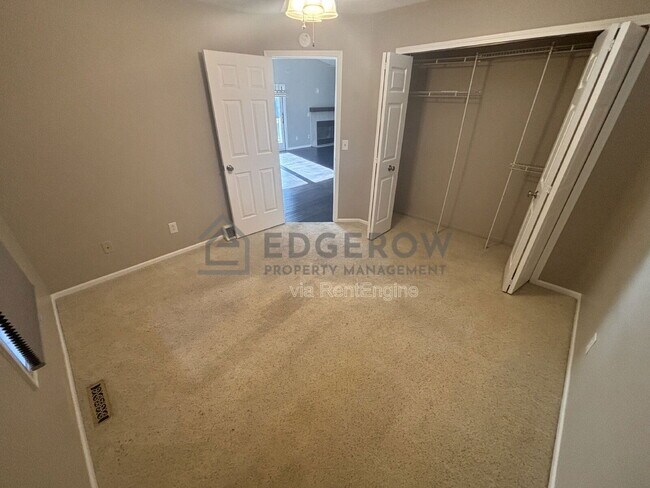 Building Photo - 2726 Sandstone Terrace NE