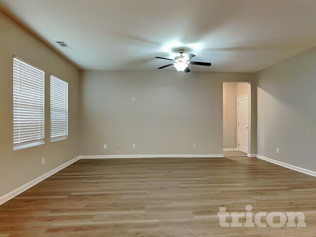 Building Photo - 2137 Hudson Dr