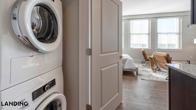 Building Photo - 187 N Church St