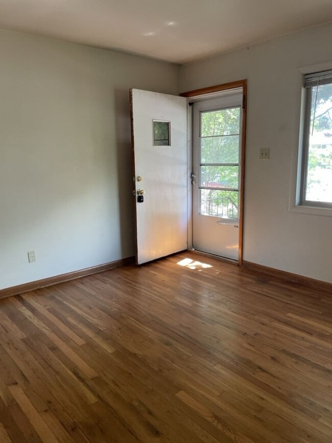 Building Photo - 1708-1710 Morningside Dr