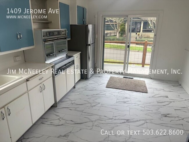 Building Photo - 1409 Jerome Ave