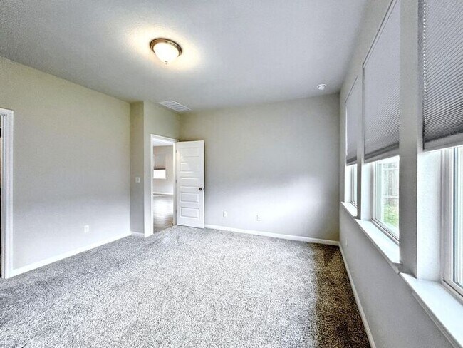 Building Photo - 3-Bedroom Home in a Quiet Neighborhood wit...