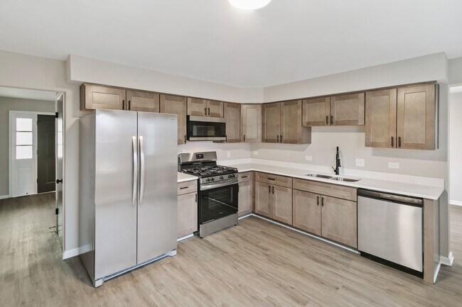 Building Photo - Fully Renovated 4 Bedroom Home in Homewood