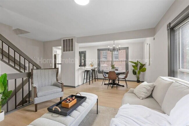 Building Photo - 1001 Lami St