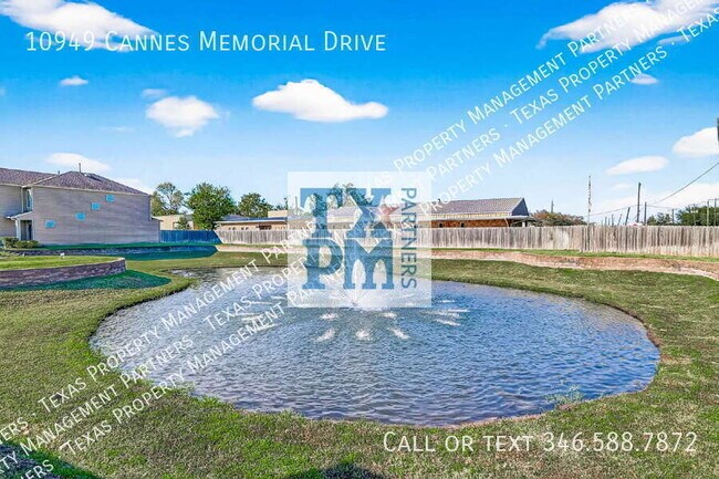 Building Photo - 10949 Cannes Memorial Dr