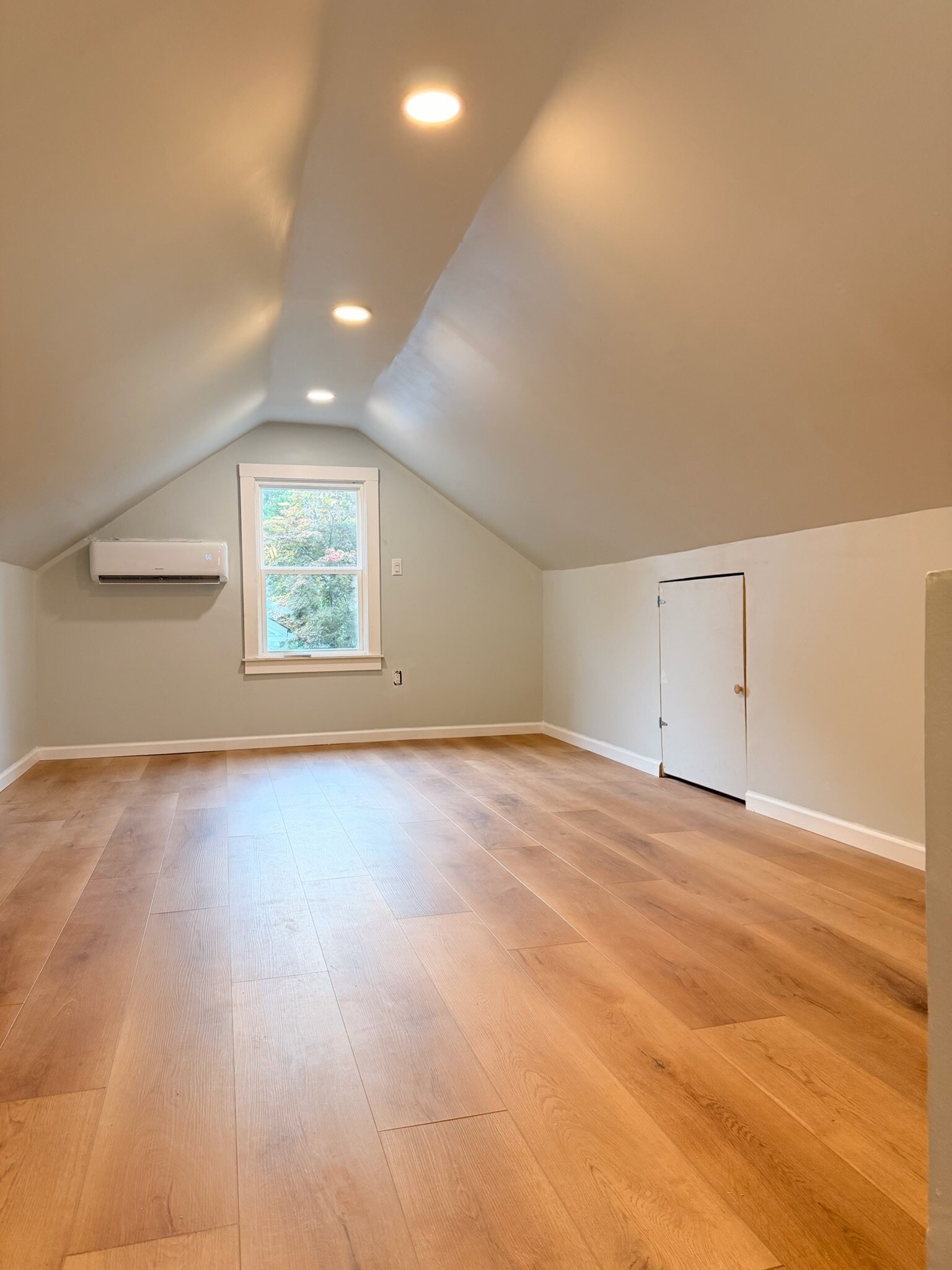 Building Photo - 160 Clairmont Terrace