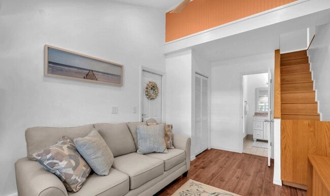 Building Photo - 528 N Palmway