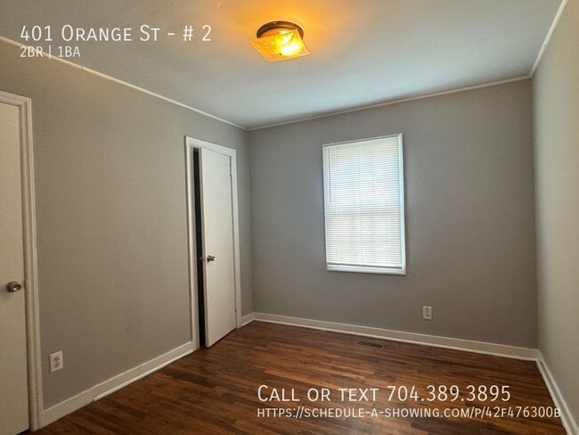 Building Photo - Updated Apartment 2 Bedrooms, First Floor ...