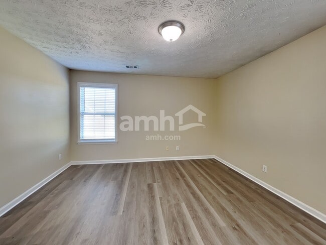 Building Photo - 820 Whitecrest Ct