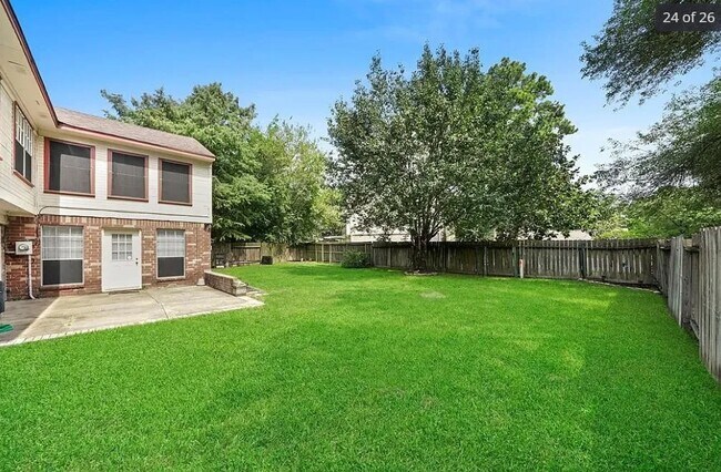 Building Photo - 15914 Pinyon Creek Dr