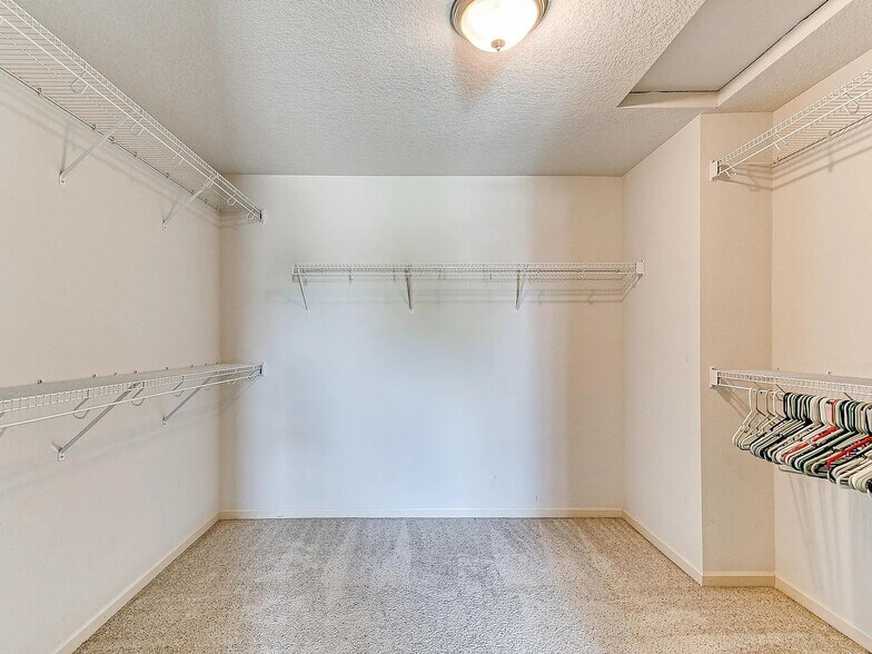 Building Photo - 15222 Aurora Cir