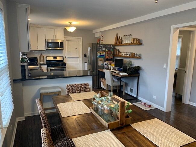 Building Photo - 146 N Brockway St