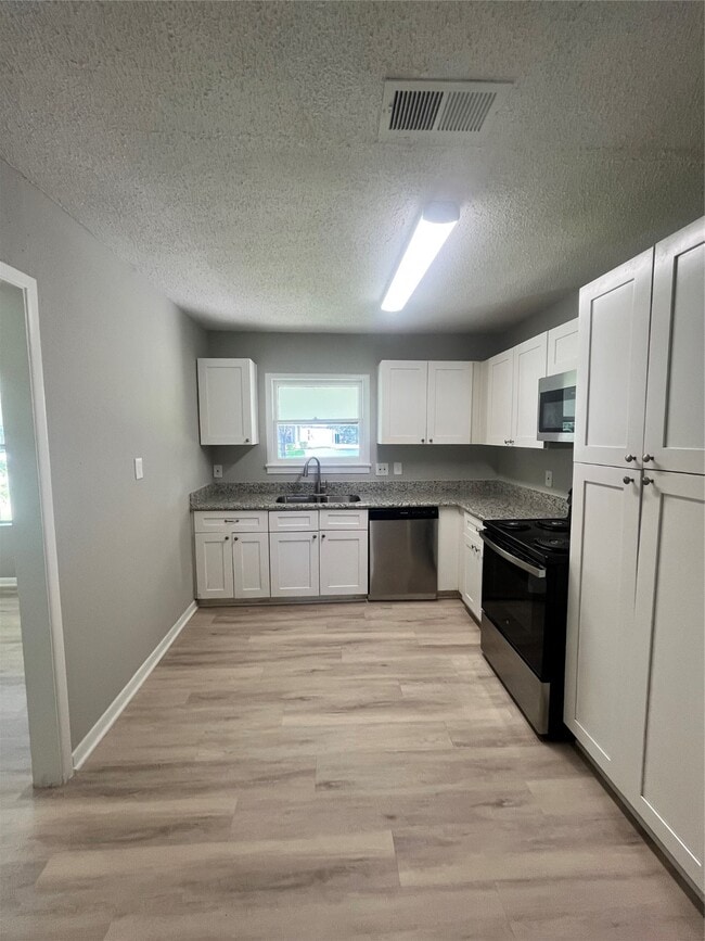 Building Photo - 2502 N Houston Dr