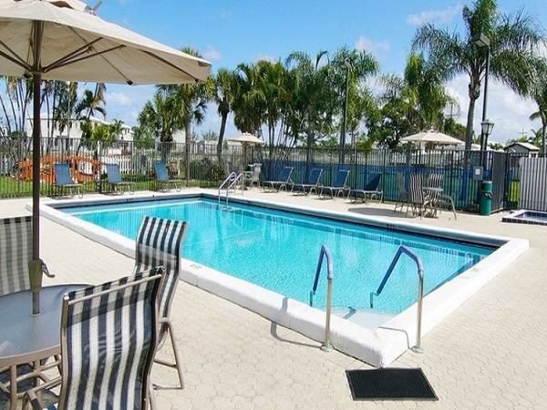 Building Photo - 4109 74th Pl N