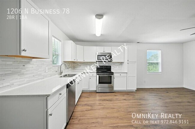 Building Photo - 1206 N Texas 78 Business