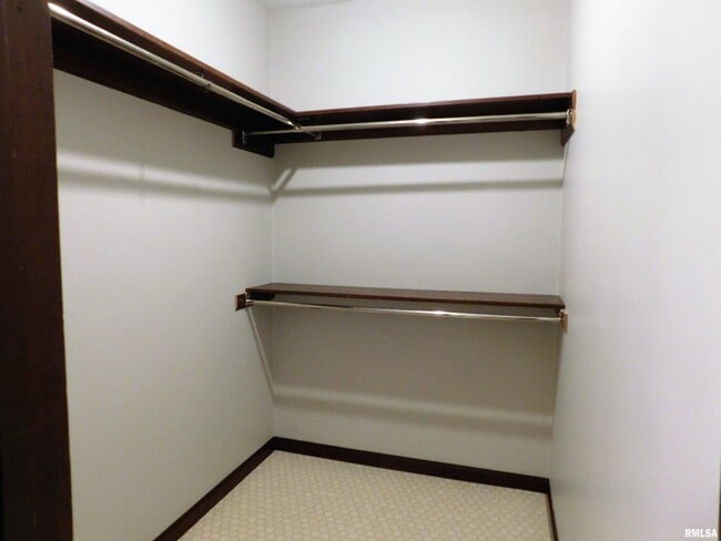 Building Photo - 1013 E Jackson St