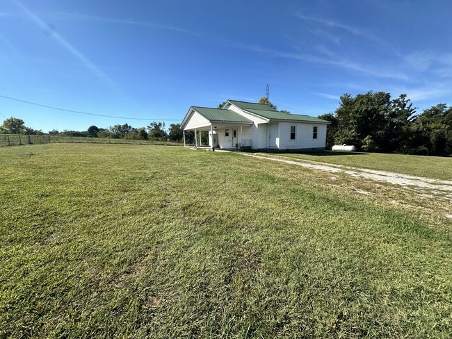 Primary Photo - 7541 Lafayette Rd