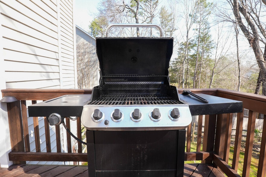 Building Photo - 10301 Rougemont Ln