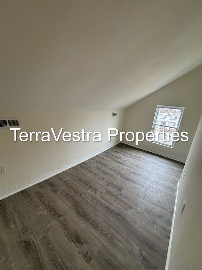 Building Photo - 2 Bed with a bonus room in Bridgeton!