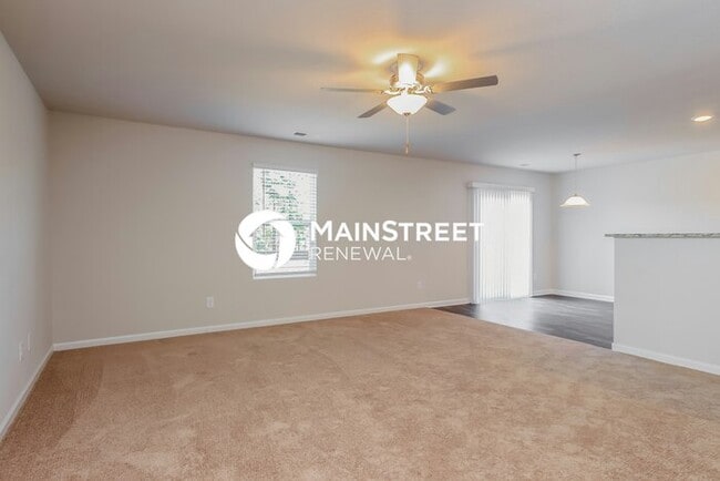 Building Photo - 3 Bedroom Pet-Friendly Home in Zebulon, NC with Main Street Renewal