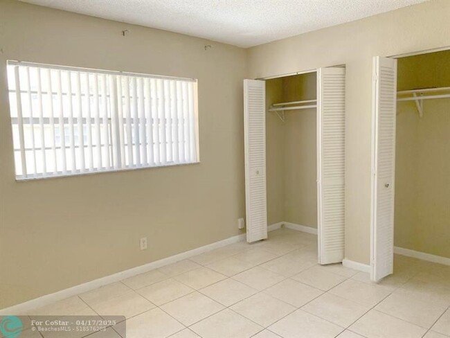 Building Photo - 4653 NW 9th Dr